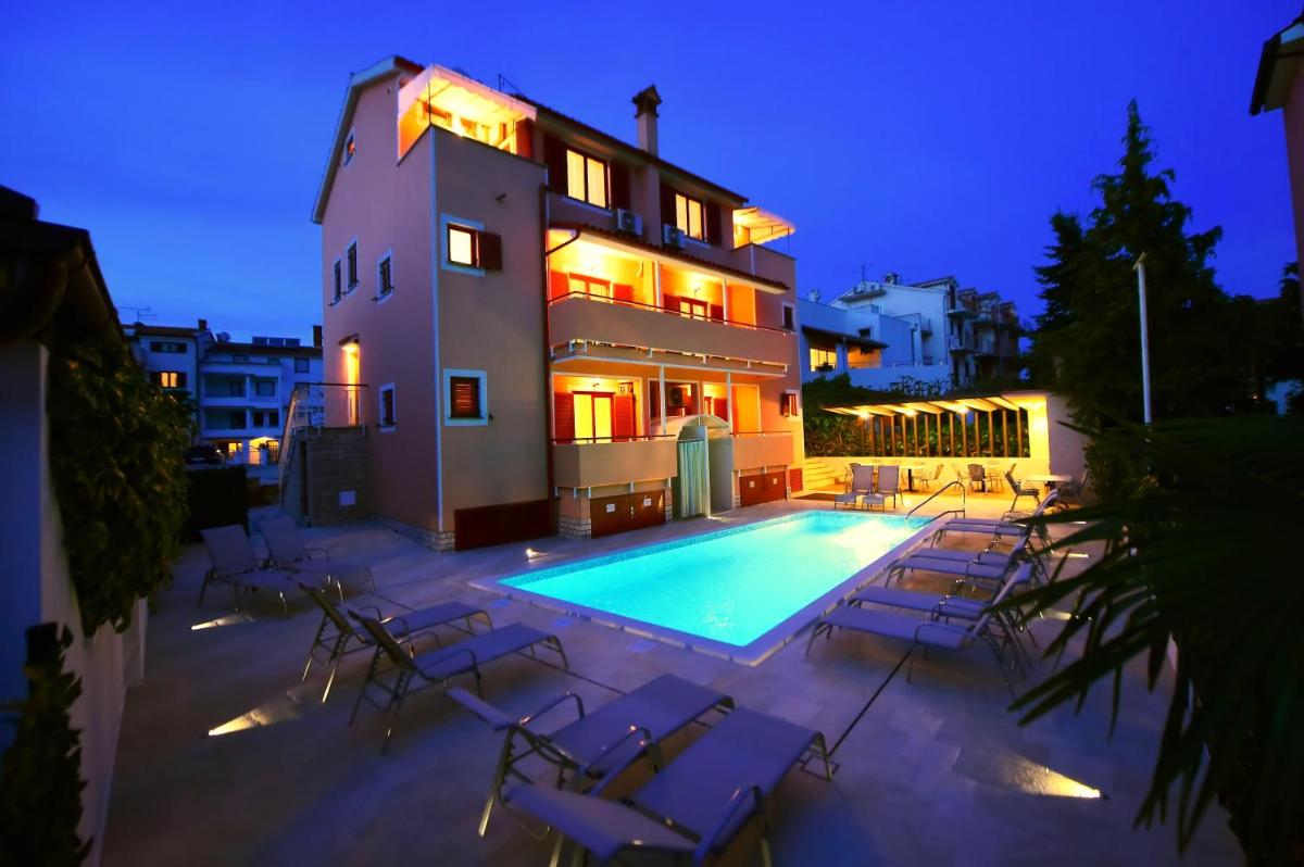 Apartments Zdjelar - Housity