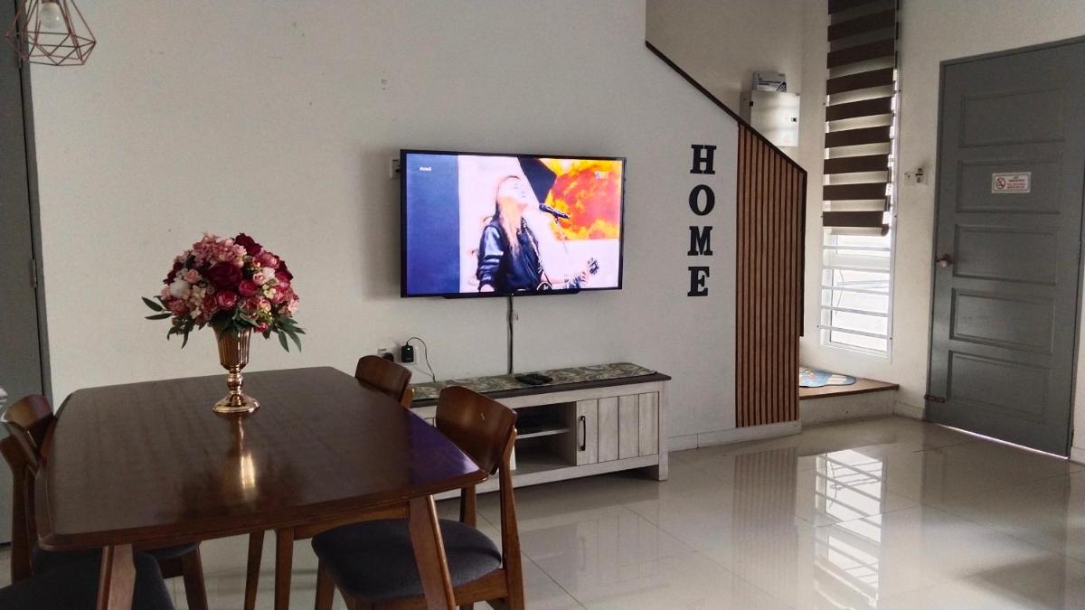 Casa LiLa Homestay Private Pool Taman Kota Seribong Kota Bharu - Housity