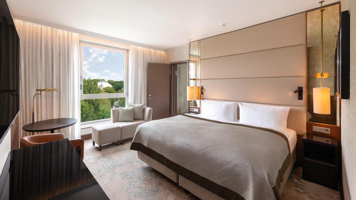 Ein Bett oder Betten in einem Zimmer der Unterkunft InterContinental Berlin by IHG