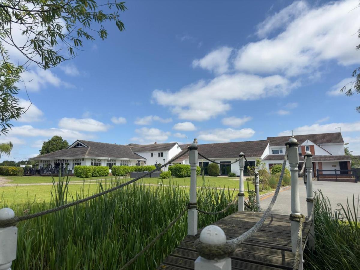 Hotel Wrexham - Housity