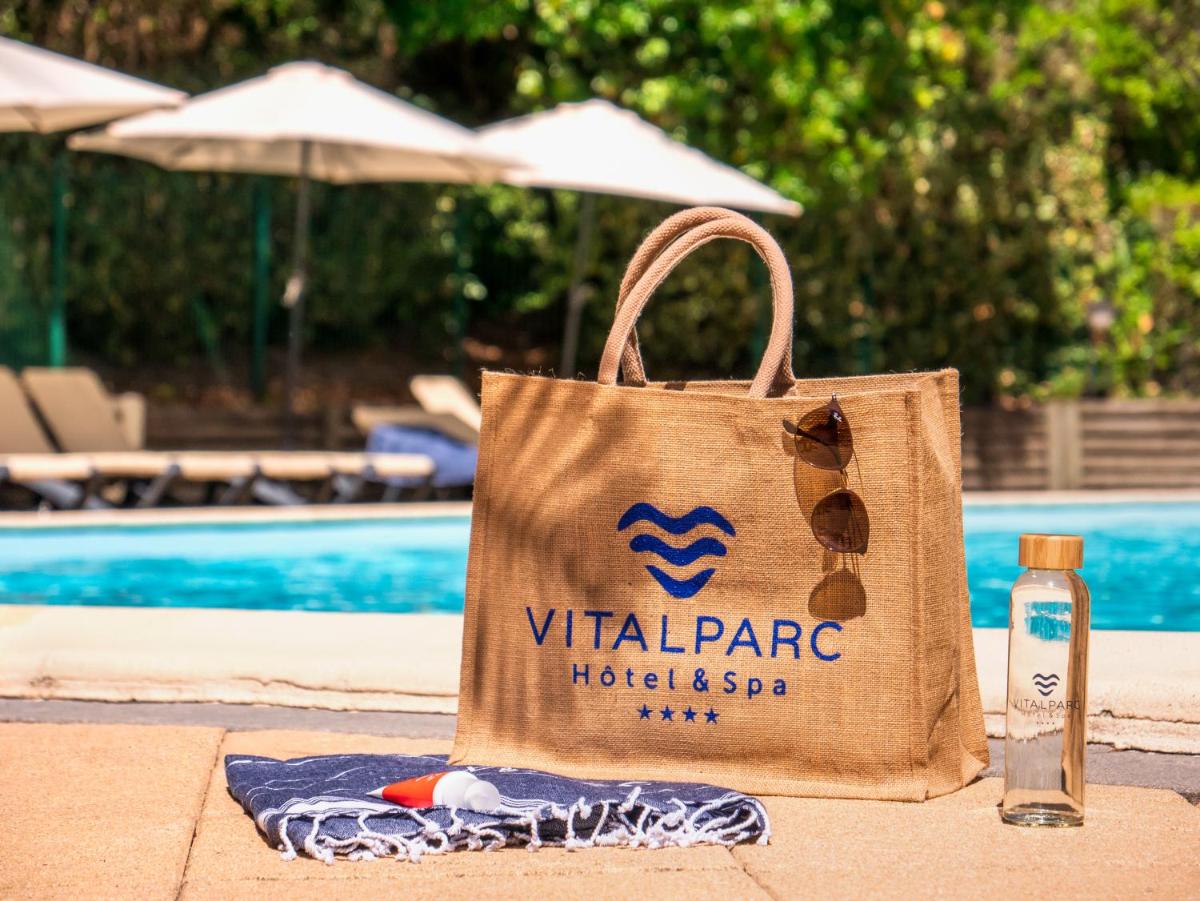 Piscine de l'établissement Hôtel & Spa Vitalparc, The Originals Collection ou située à proximité