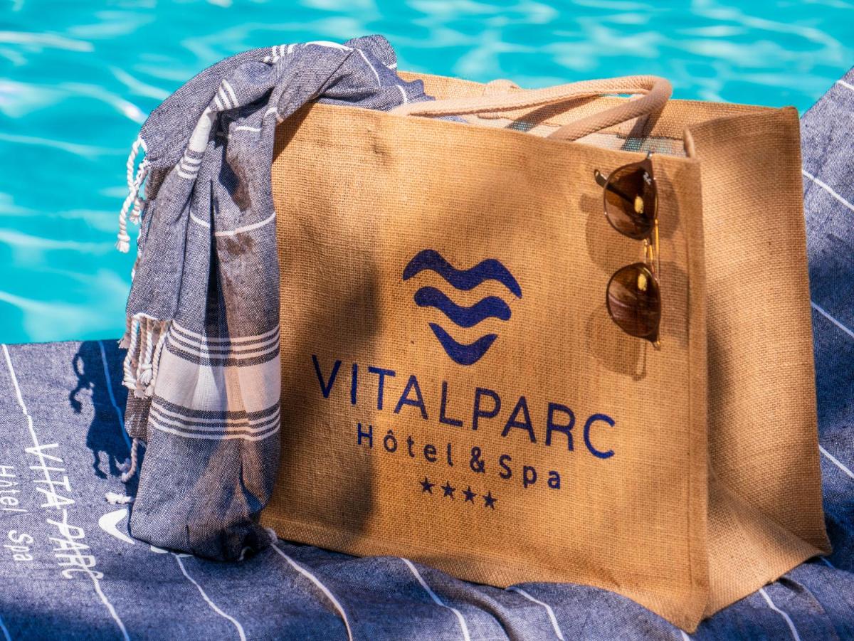 Piscine de l'établissement Hôtel & Spa Vitalparc, The Originals Collection ou située à proximité