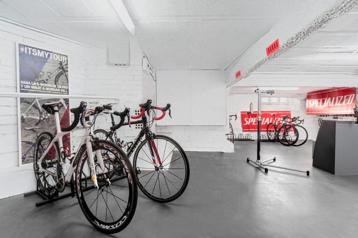 Montar en bicicleta en Puigcerda Park Hotel o alrededores