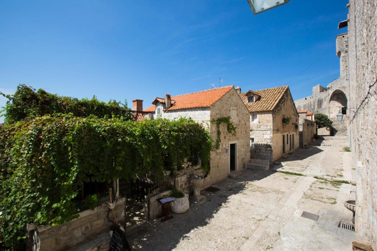 Apartments Lucia Old Town - Housity