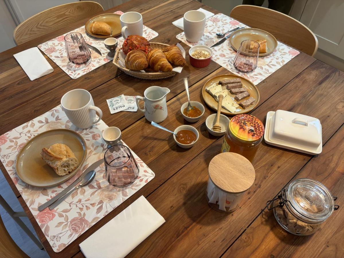 En si bon chemin - Gîte d'étape chemin 70 - Housity