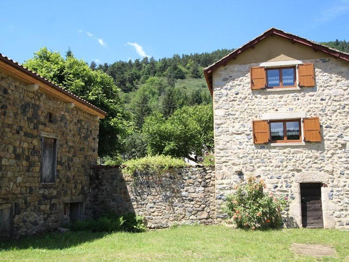 Gîte pittoresque en bord de rivière avec jardin clos, proche sports et sites touristiques - FR-1-582-176 - Housity