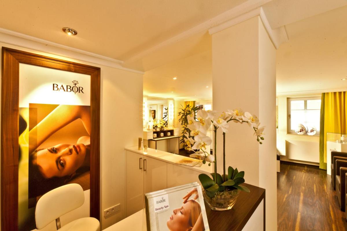 Küche/Küchenzeile in der Unterkunft Hotel Bayerischer Hof