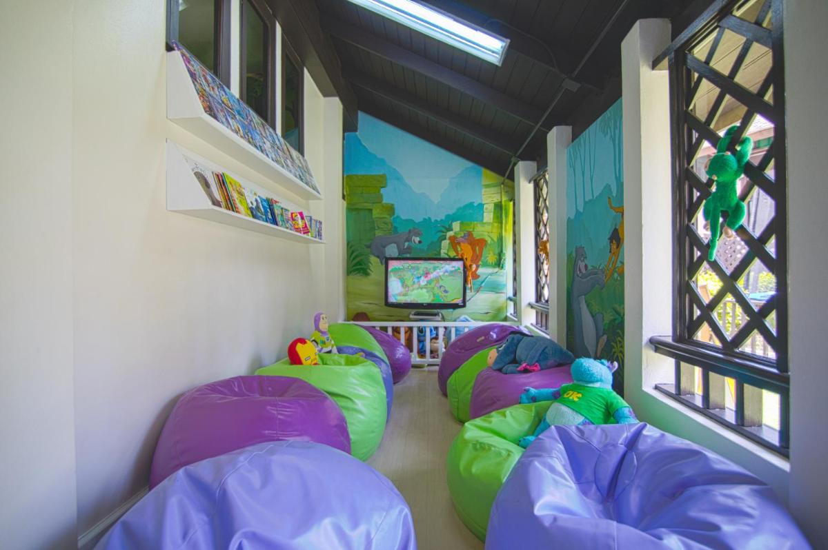 Phi Phi Holiday Resort, Leam Tong Beach - Housity