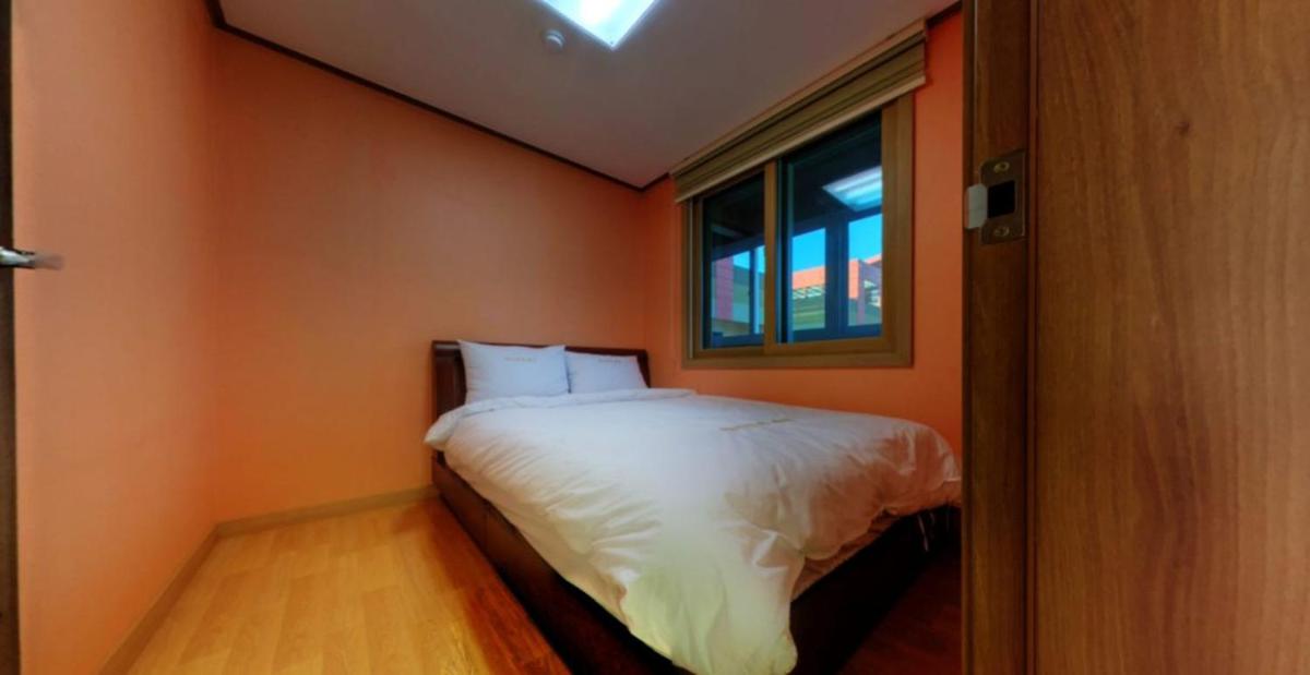 Cable Car Pension - Housity