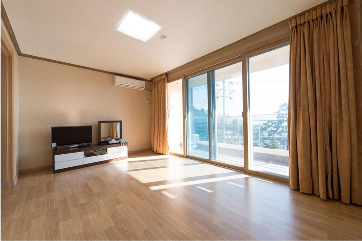 Cable Car Pension - Housity
