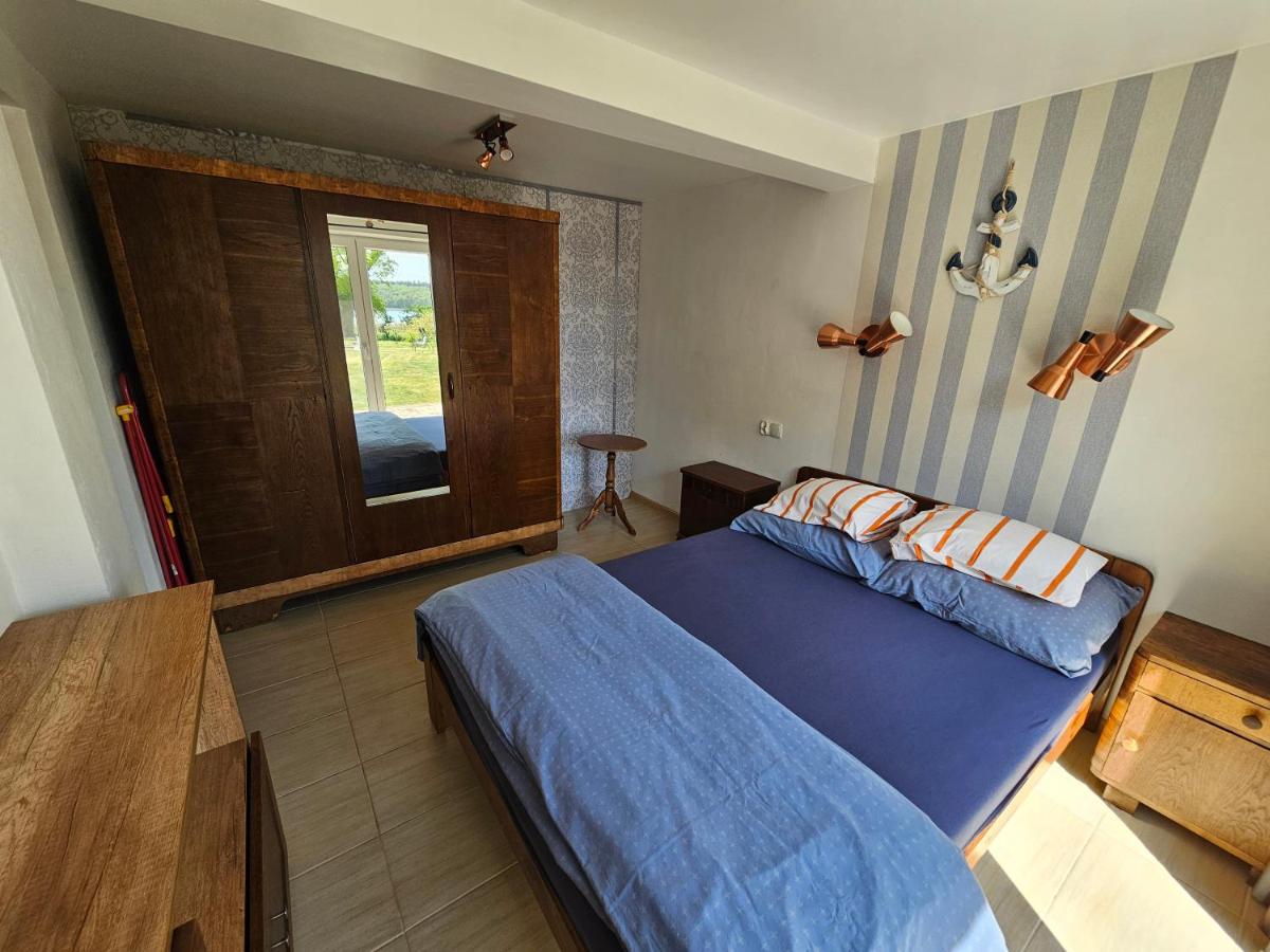 Apartamenty nad jeziorem Piaski - Housity