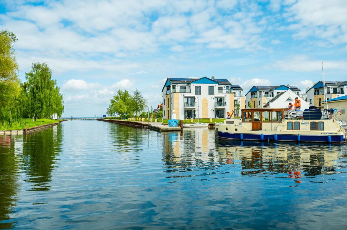 Floating Apartments at Rechlin Marina by Kuhnle-Tours - Housity