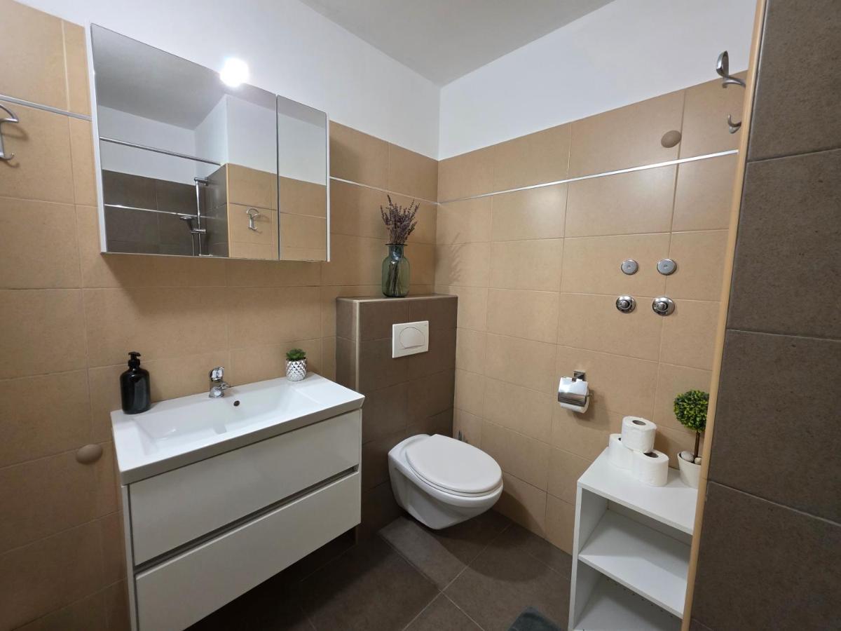 Apartment HUM-the smallest town in the world - Housity