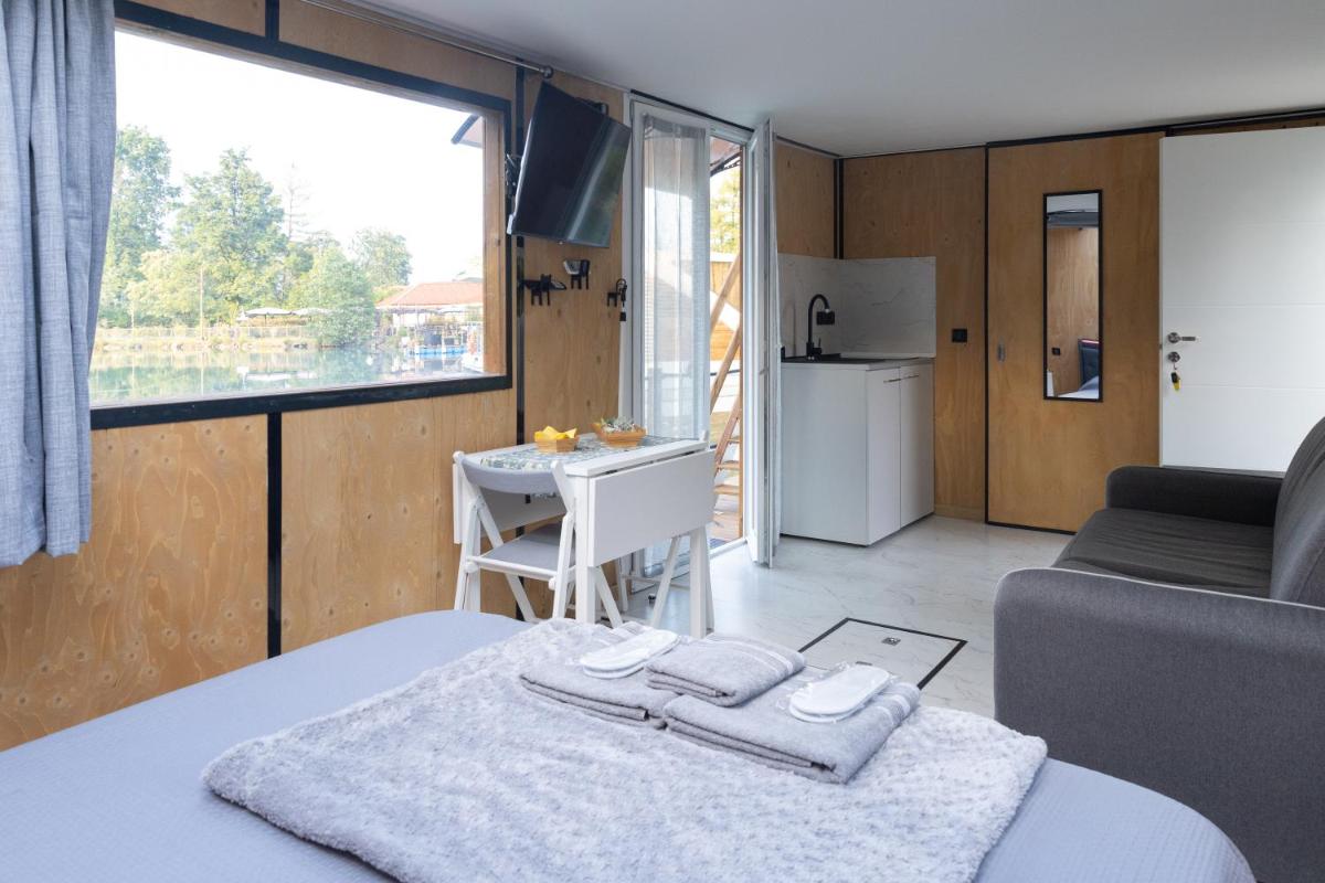 Floating Dream - Housity