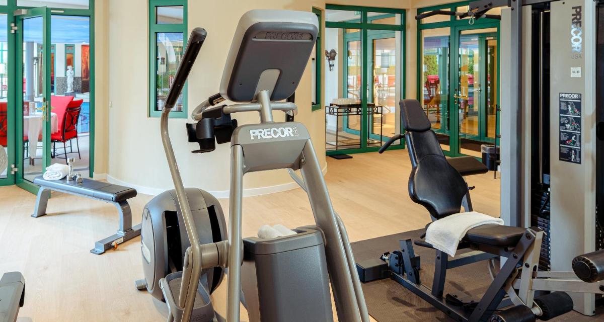 Das Fitnesscenter und/oder die Fitnesseinrichtungen in der Unterkunft Victor's Residenz-Hotel Schloss Berg