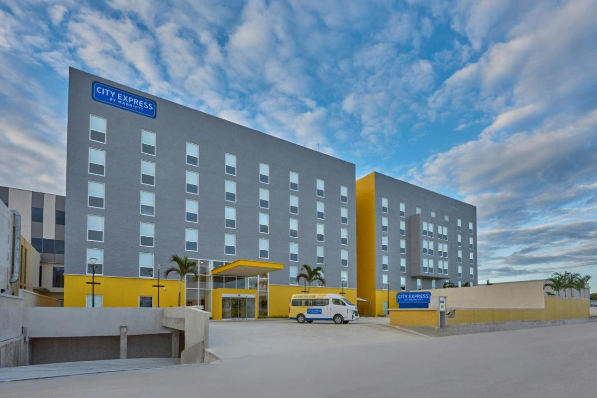 City Express by Marriott Cancun Aeropuerto - Housity