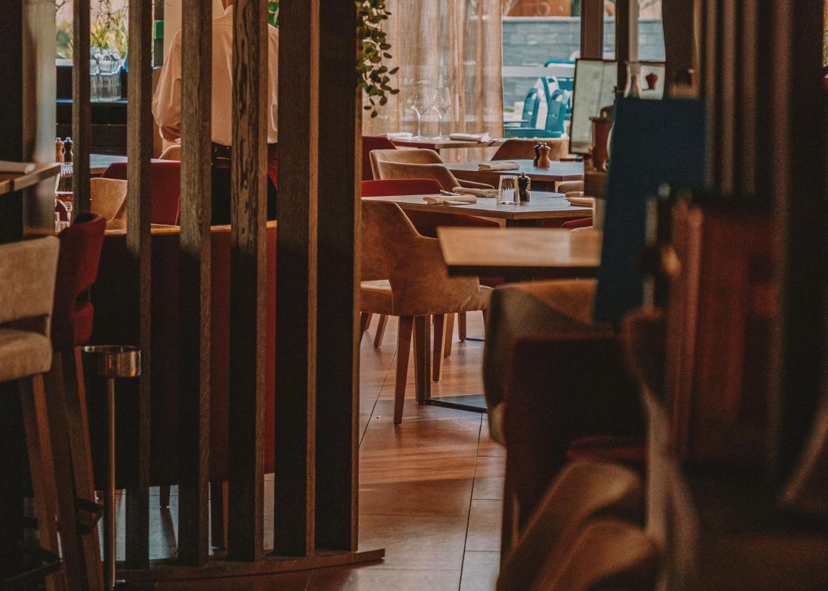 Restaurant ou autre lieu de restauration dans l'établissement Rivage Hôtel & Spa Annecy