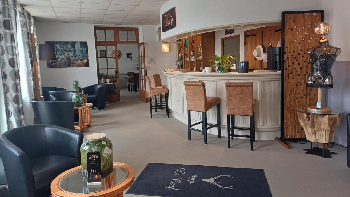 Logis Hotel Le Cerf - Housity