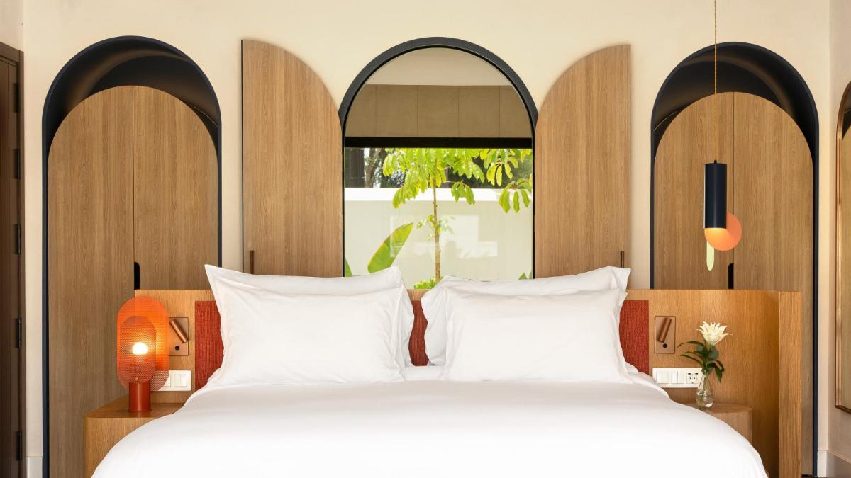 Cama o camas de una habitación en SO/ Sotogrande Spa & Golf Resort Hotel