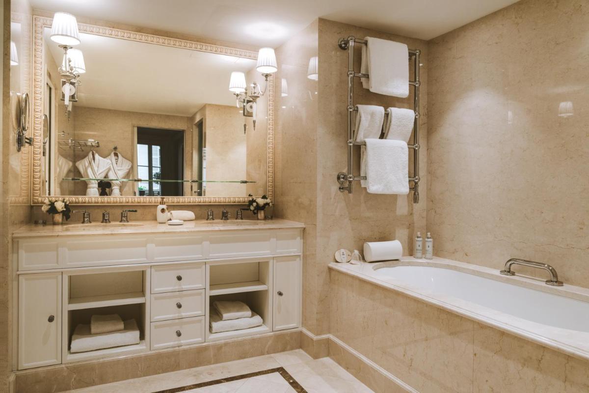 Salle de bains dans l'établissement Hotel Splendide Royal Paris - Relais & Châteaux