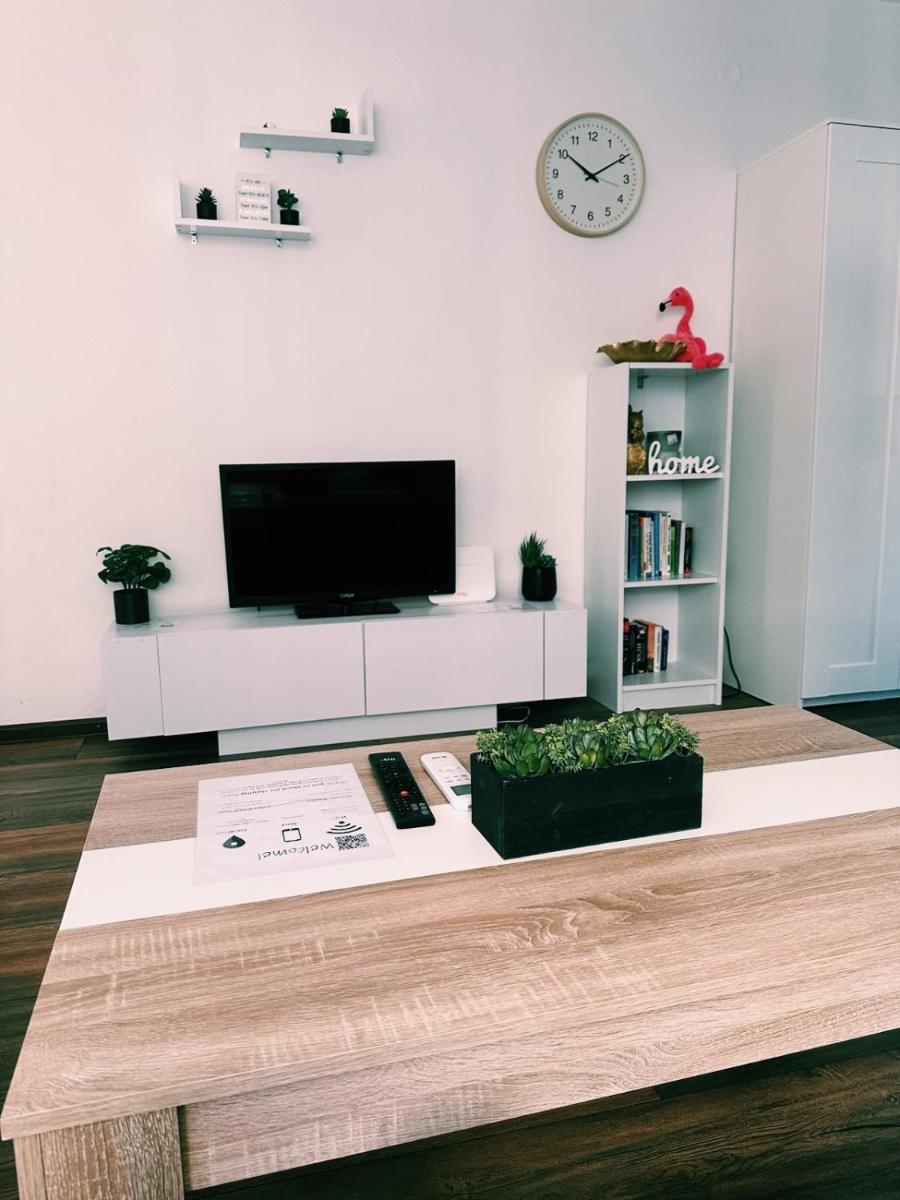 Apt near Big Center - Hizvo