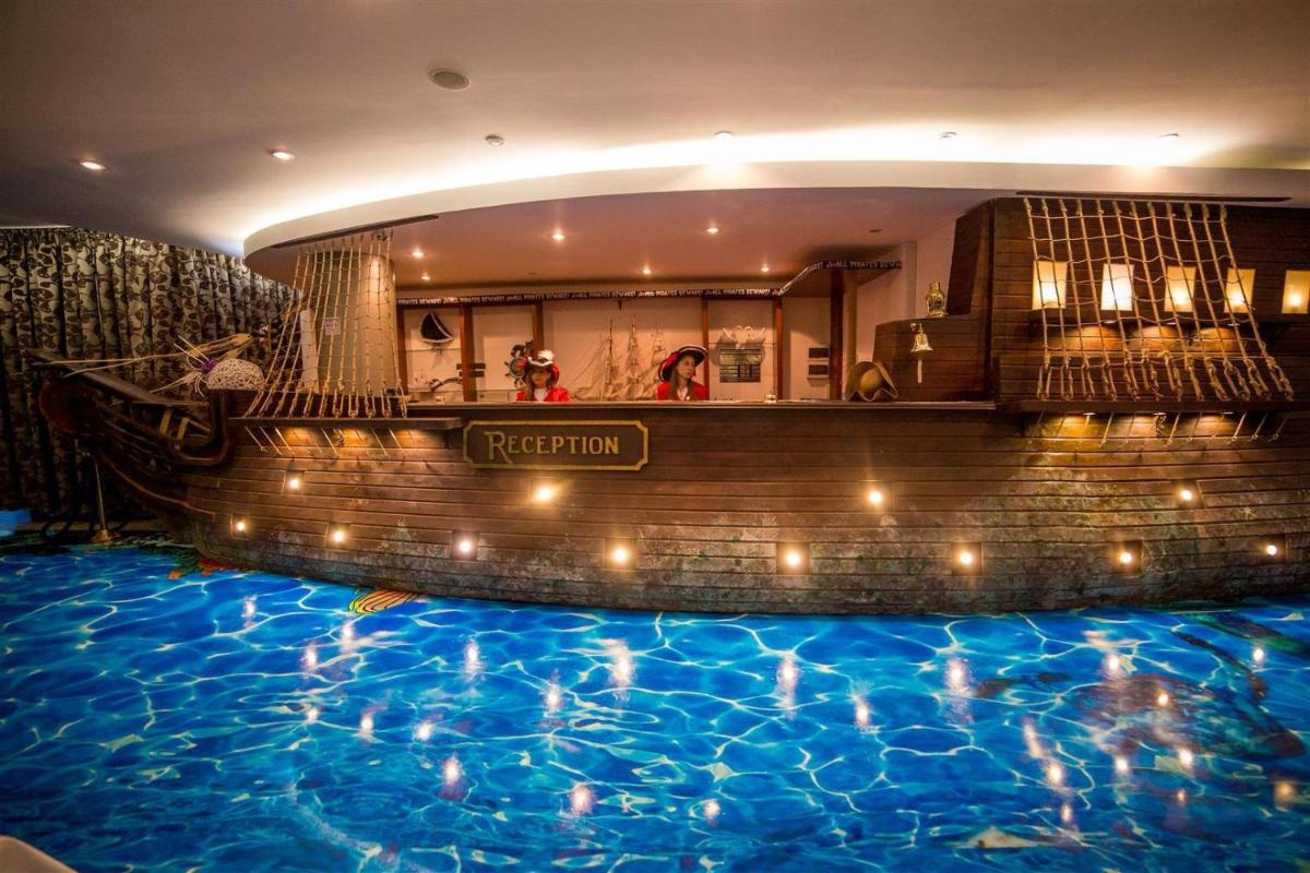 Pirates Resort - Housity