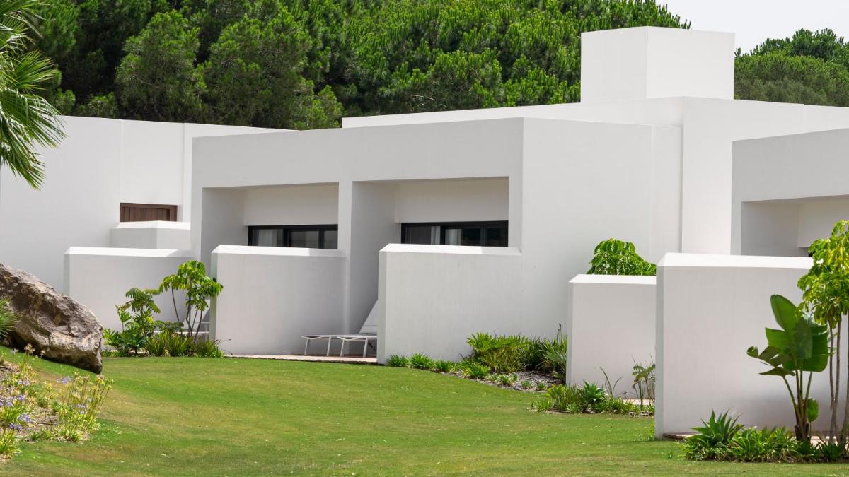 Jardín al aire libre en SO/ Sotogrande Spa & Golf Resort Hotel