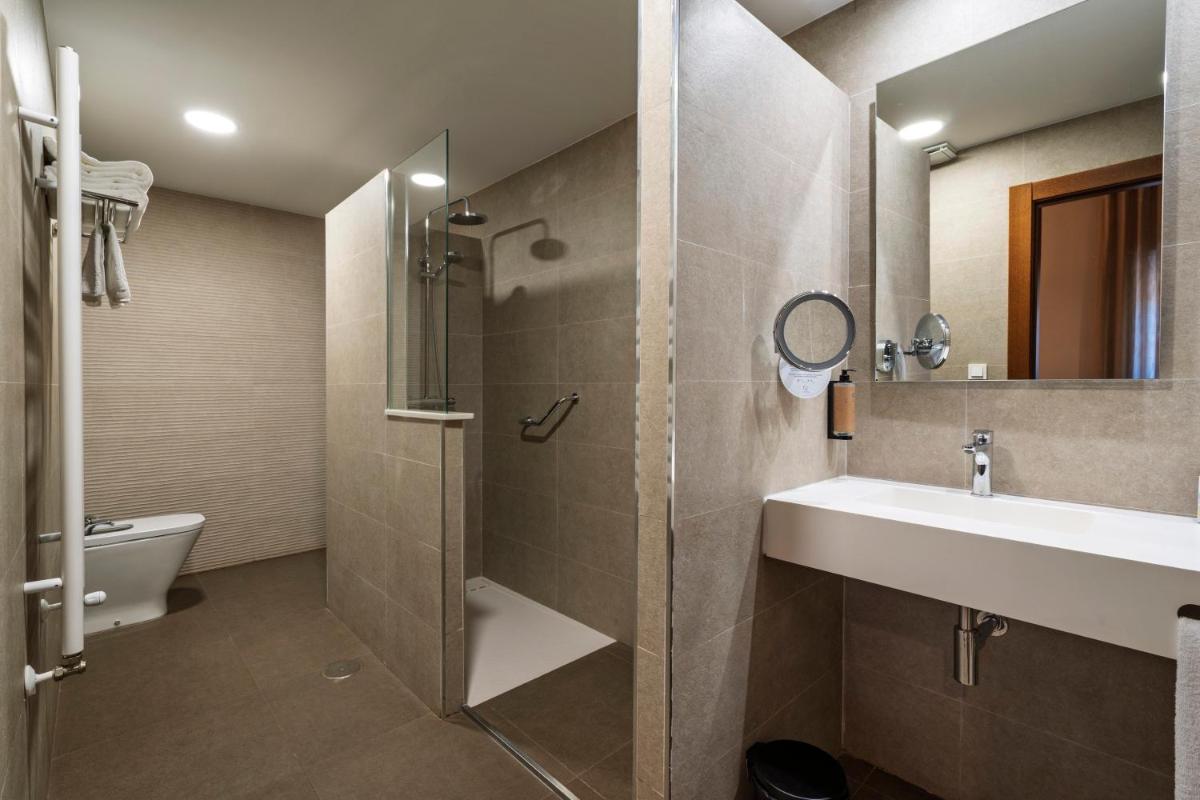 Hotel Valle del Ambroz - Housity