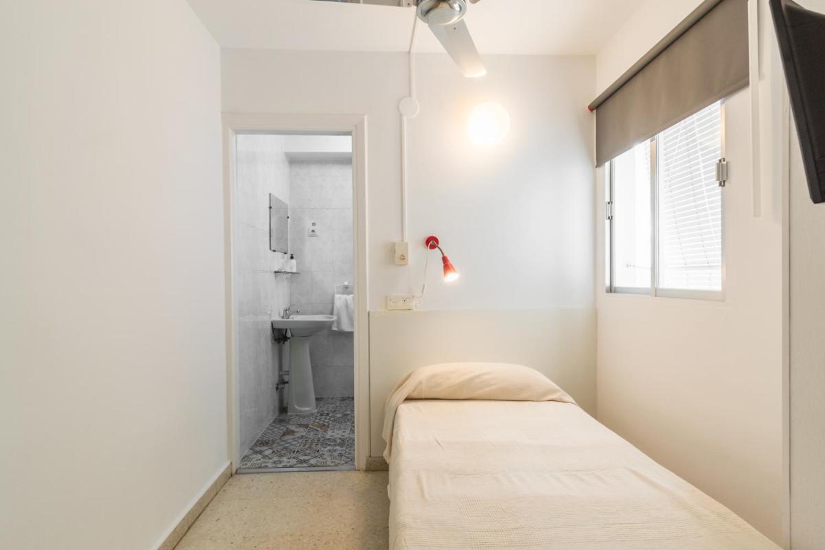 Hostal Altamar - Housity