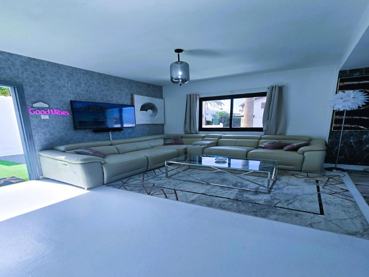 3 Bedroom Villa, private pool, hot tub - Housity