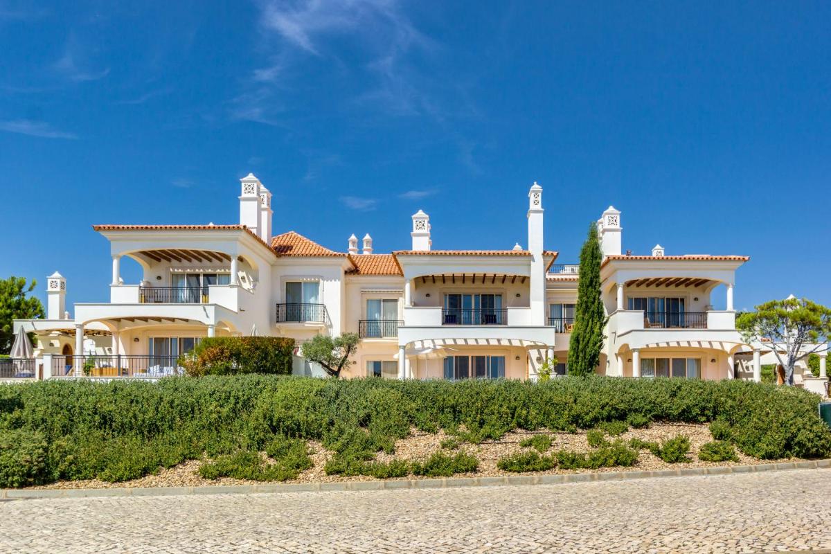 O edifício onde o resort está situado