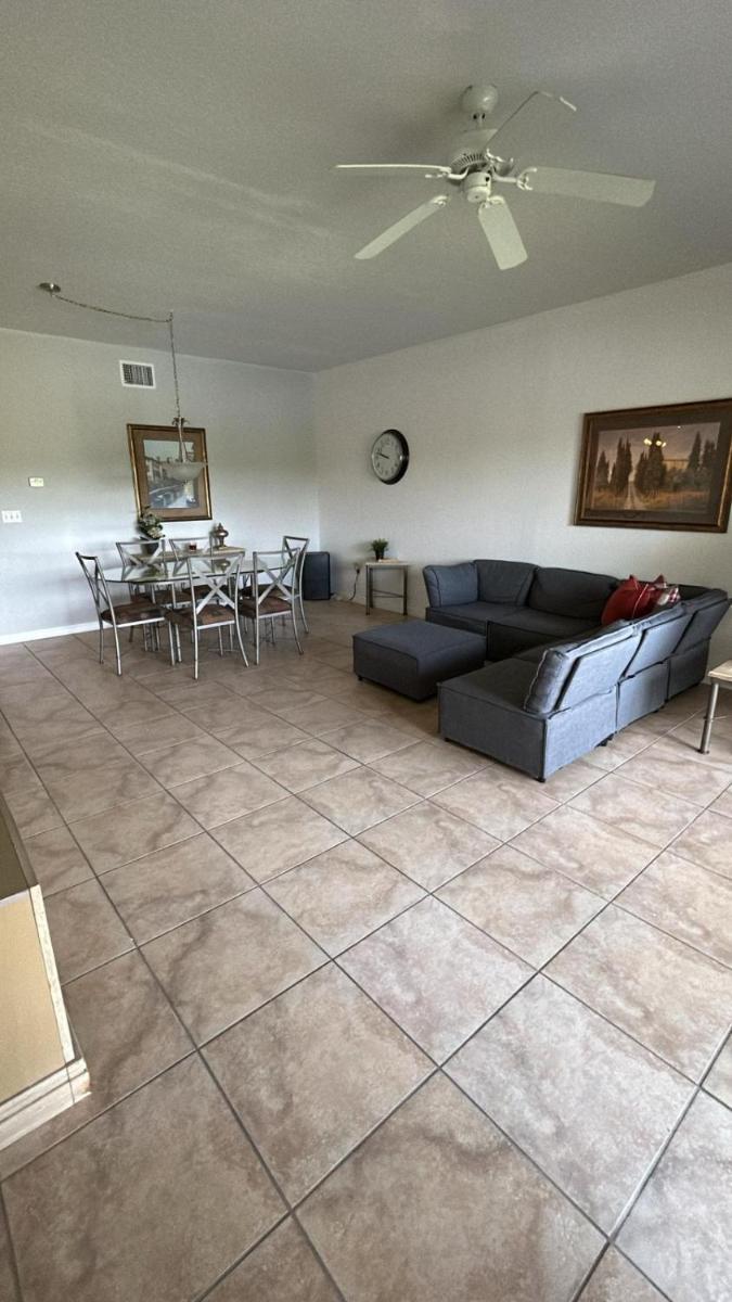 All furnished condo -than 10 min from major Parks! - Hizvo