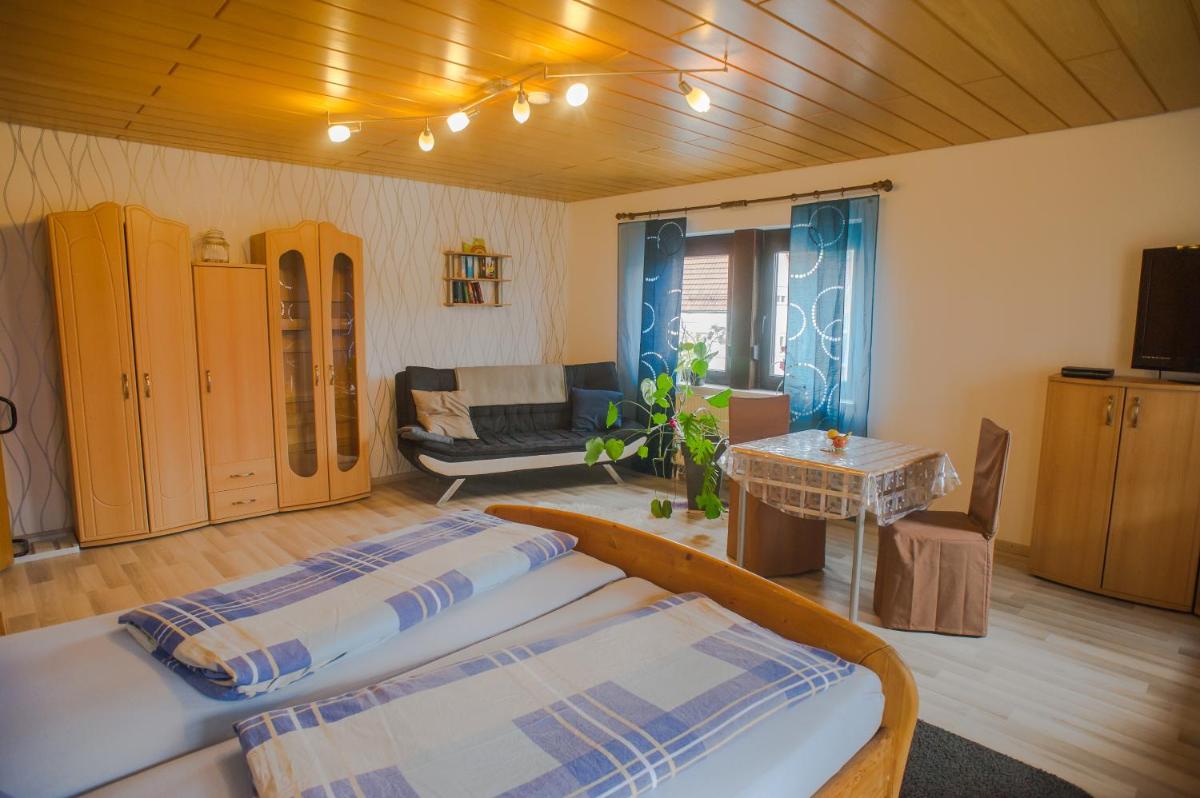 Zimmer zur ehemaligen Weinstube - Housity
