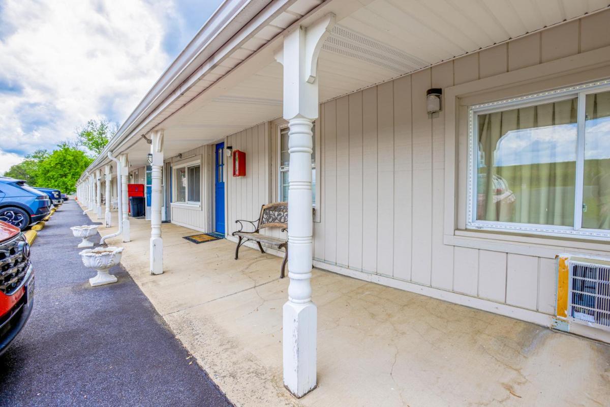 Relax Inn in Natural Bridge - Housity