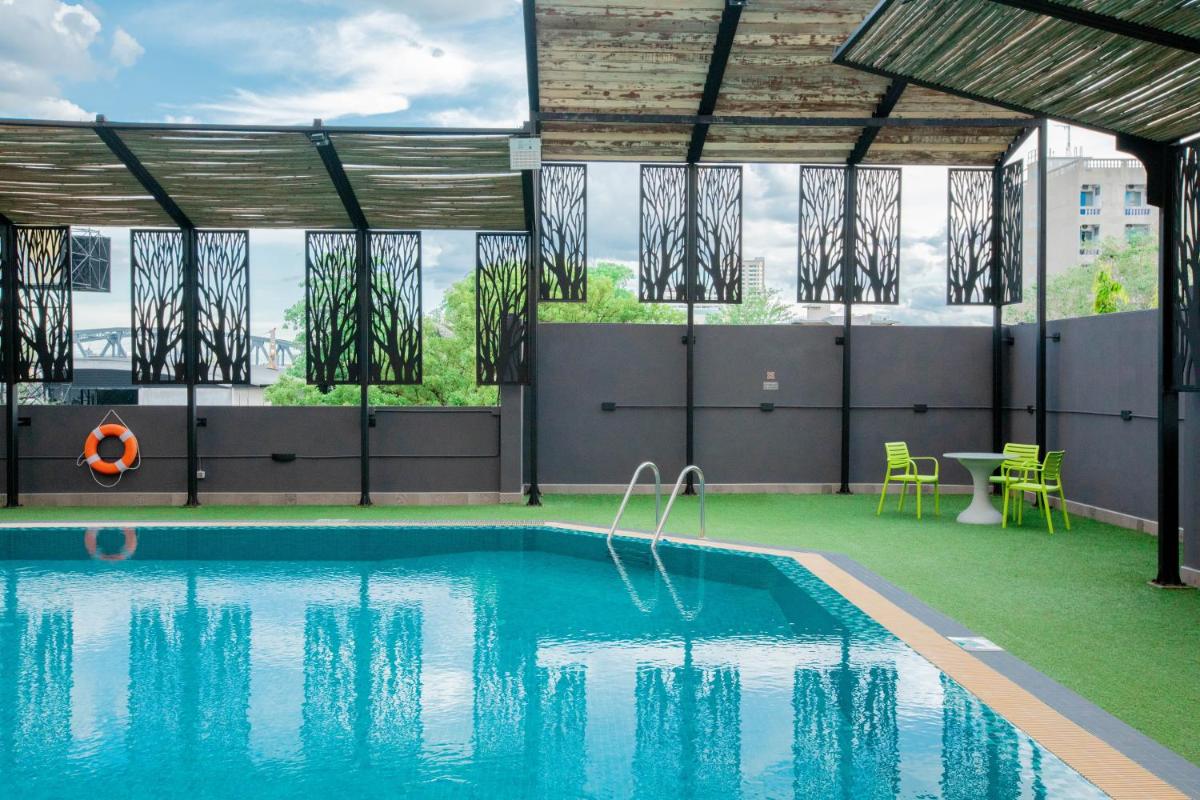 The Royal River Hotel - Housity