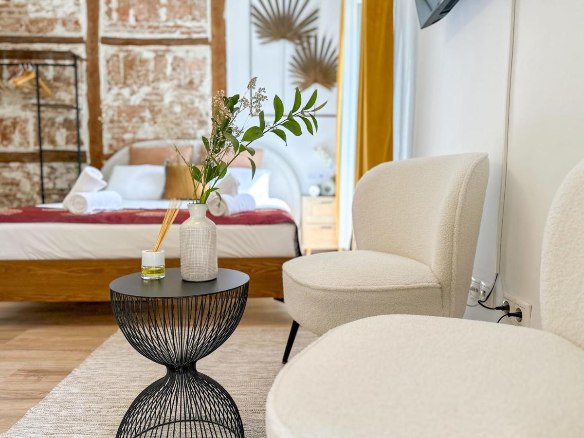 City Center Stylish apartment AC - Housity