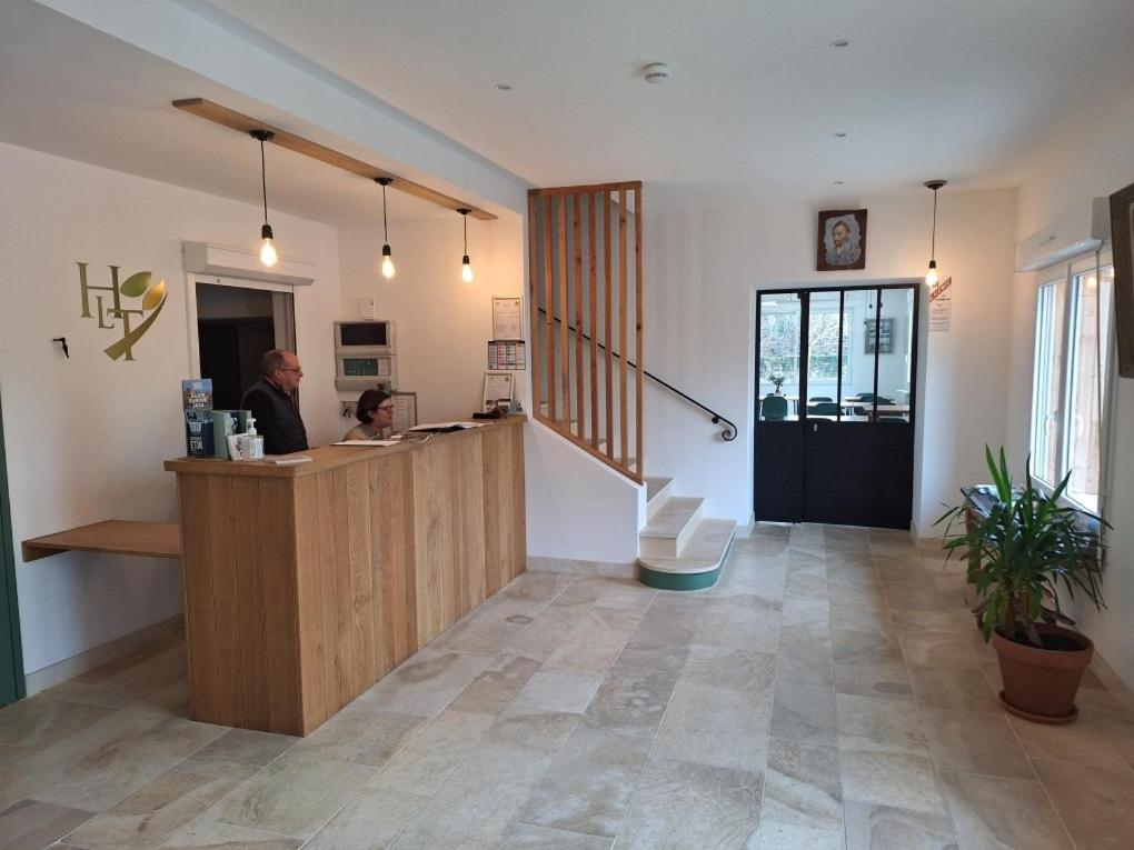 Logis Hôtel Les TILLEULS - Housity