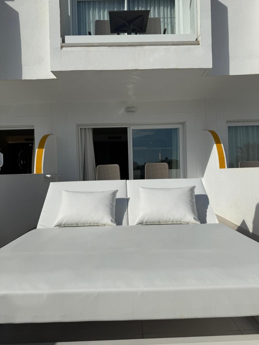 Cama o camas de una habitación en Blau Punta Reina
