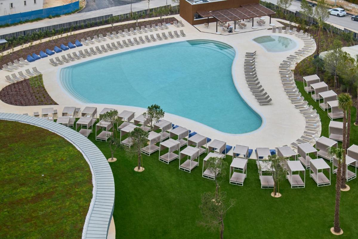 A piscina em ou perto de The Editory by the Sea Lagos