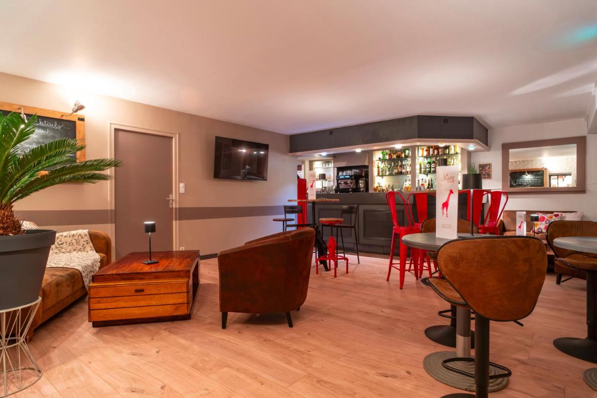 Logis Hôtel Vannes Nord Le Clos Des Hortensias - Housity