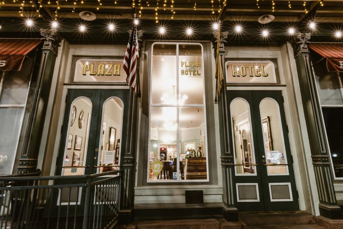 Historic Plaza Hotel - Housity