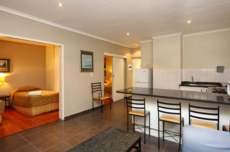 Vetho 2 Apartments OR Tambo Airport - Housity