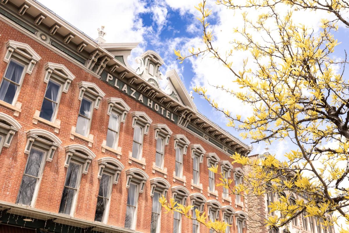 Historic Plaza Hotel - Housity