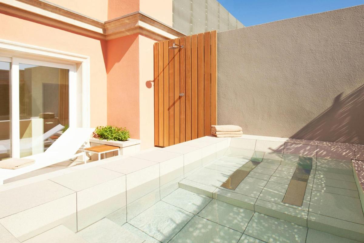 Piscina en o cerca de Le Meridien Barcelona