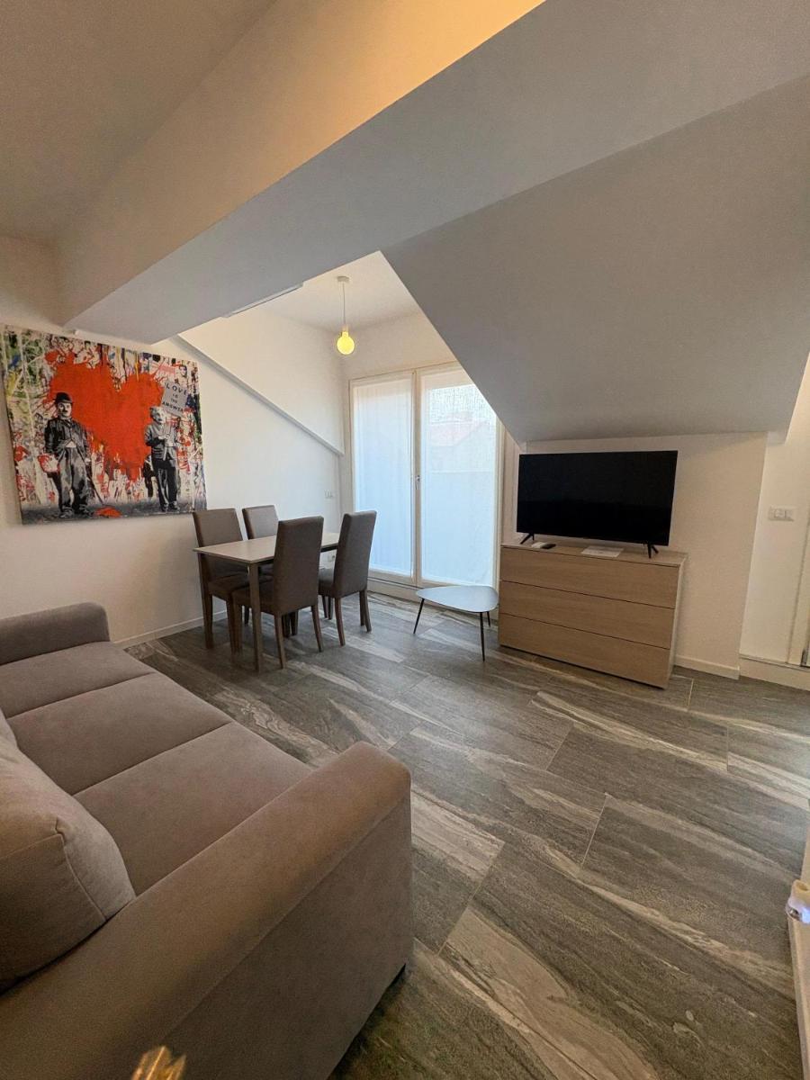 Essential Apartment - APP 5 - Housity