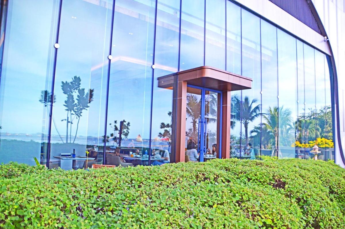 S Sriracha Hotel & Residence - Housity