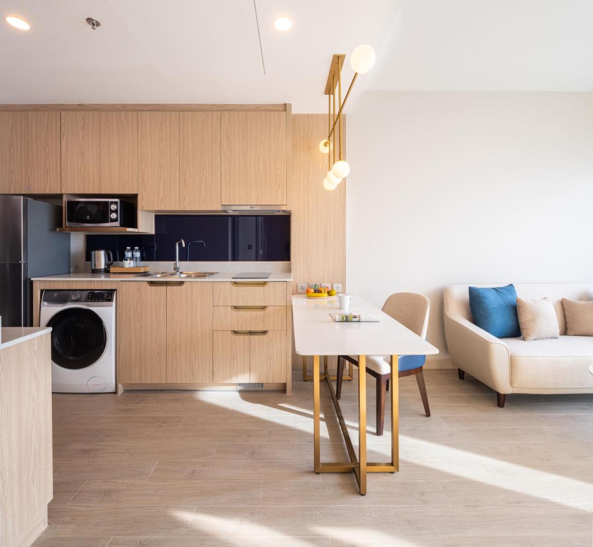 S Sriracha Hotel & Residence - Housity