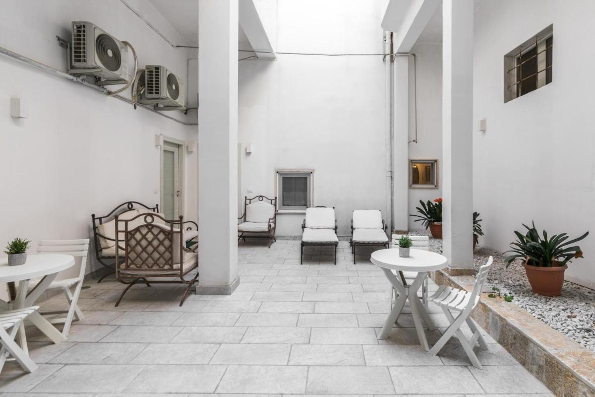 D Home B&B - Housity