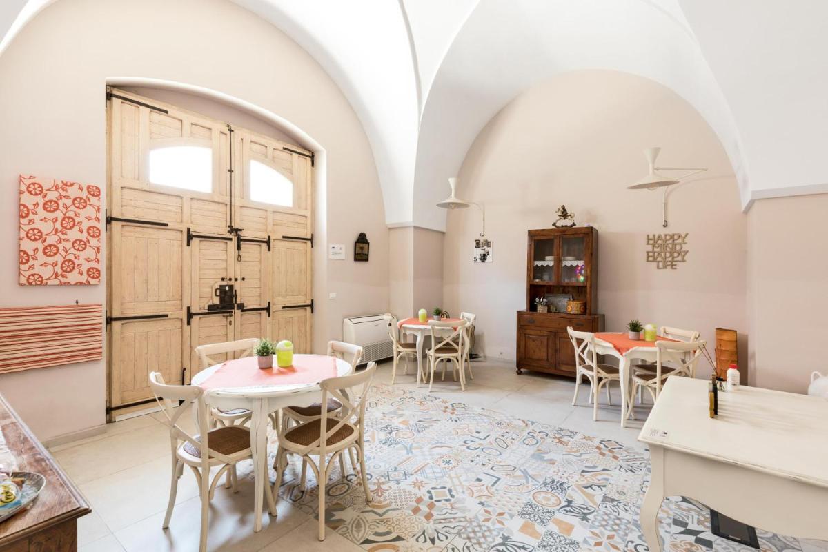 D Home B&B - Housity