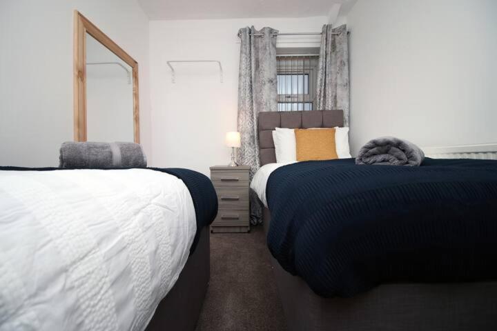City Centre - Parking - Smart TVs in All Rooms - Hizvo
